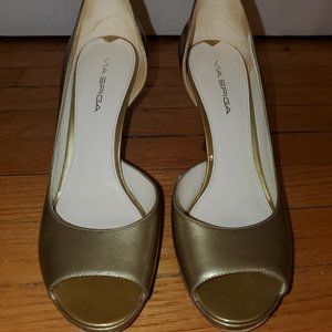 Via Spiga Gold open toe pumps